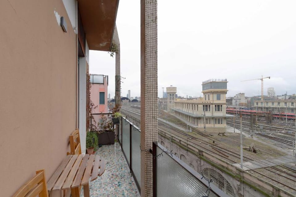 1BDR/4P apartment near the central station Inn in Milan