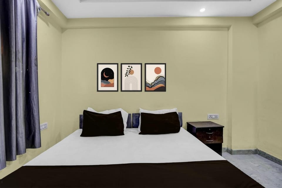 Hotel O Oh My Place Hotel in Noida