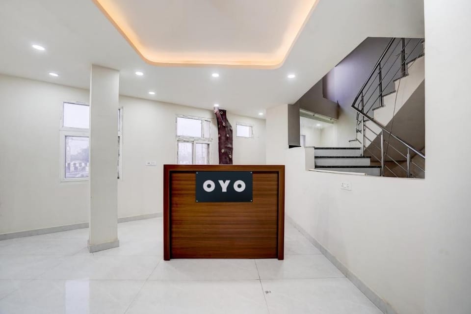 Super Hotel O Delhi Meerut Expressway Makanpur Formerly Crystal 24 Hotel in Noida