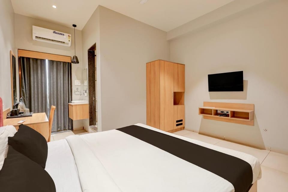 Super Townhouse Nagthane Satara Formerly Matoshree Palace Hotel in Maharashtra