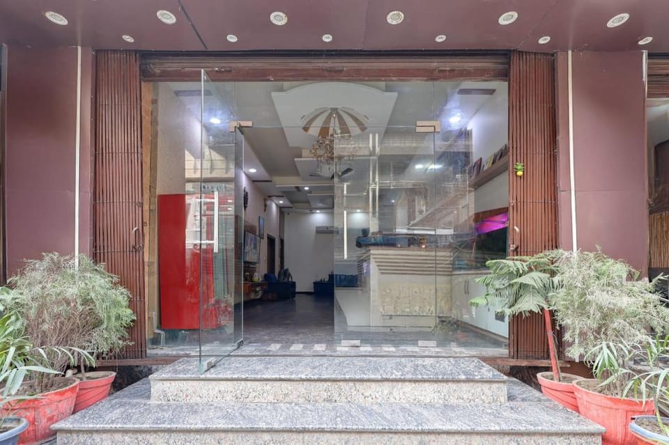 Collection O Ambedkar Chowk Formerly Hotel Paras Inn Hotel in Punjab, India