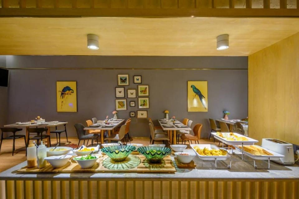 LuxCabins Garden Hotel  - Shenzhen Futian Convention & Exhibition Center Gangxia Metro Station Branc Hotel in Hong Kong