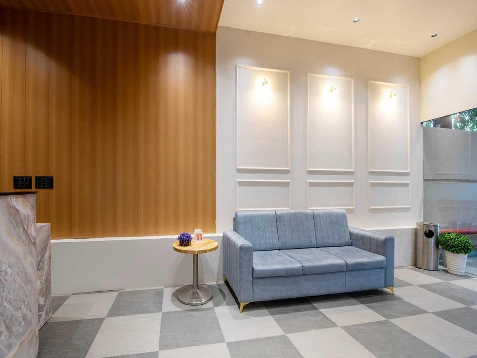 POP 84237D Talreja Business Hub Hotel in Pune