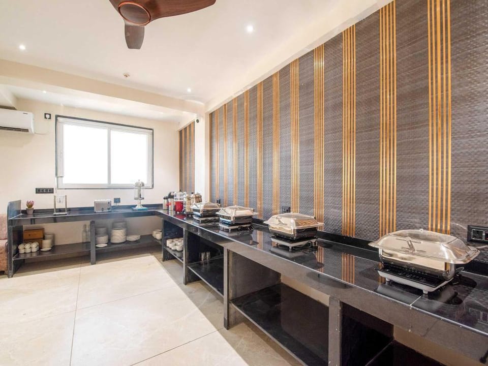 POP 84237D Talreja Business Hub Hotel in Pune