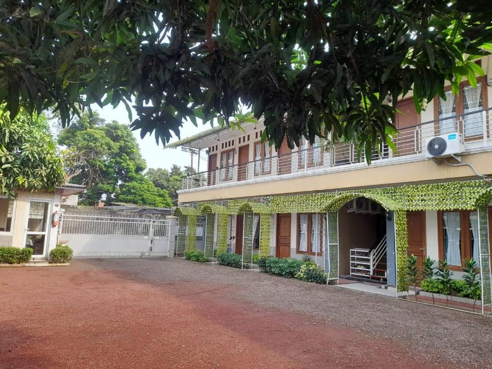 AZ Homestay Syariah Hotel in West Java