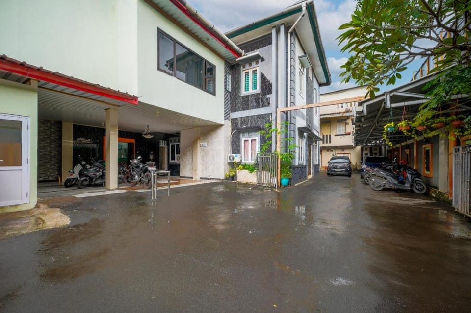 De Jewellery Guesthouse By ARBA Hotel in South Jakarta City