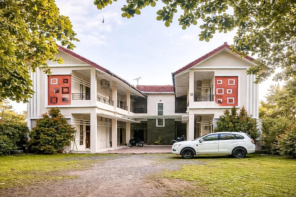 Pilot Guesthouse Tasikmalaya Mitra RedDoorz Hotel in West Java
