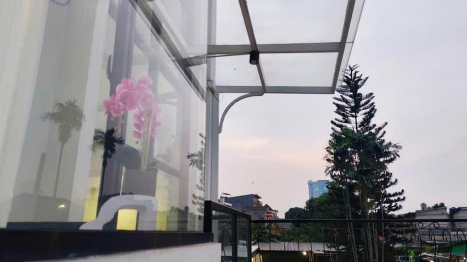 NN House Smart Stay (For Female Only) Hotel in South Jakarta City