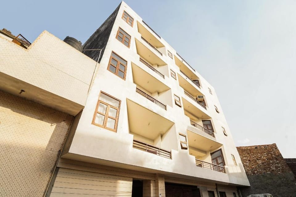 SPOT ON 40693 Chahal pg and guest house Hotel in Delhi