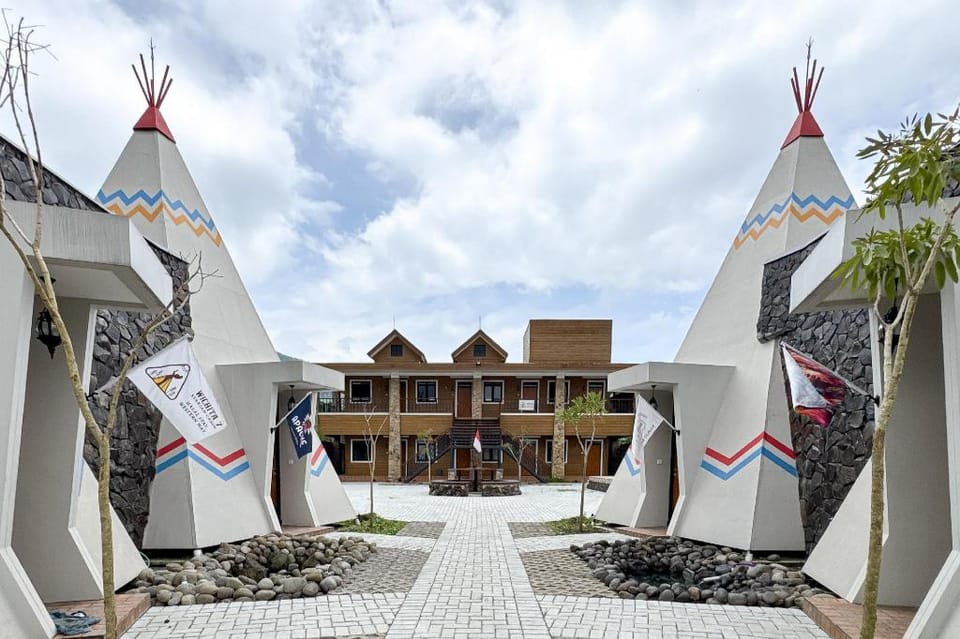 Urbanview Wichita Syariah Cabin Maribaya Hotel in Lembang