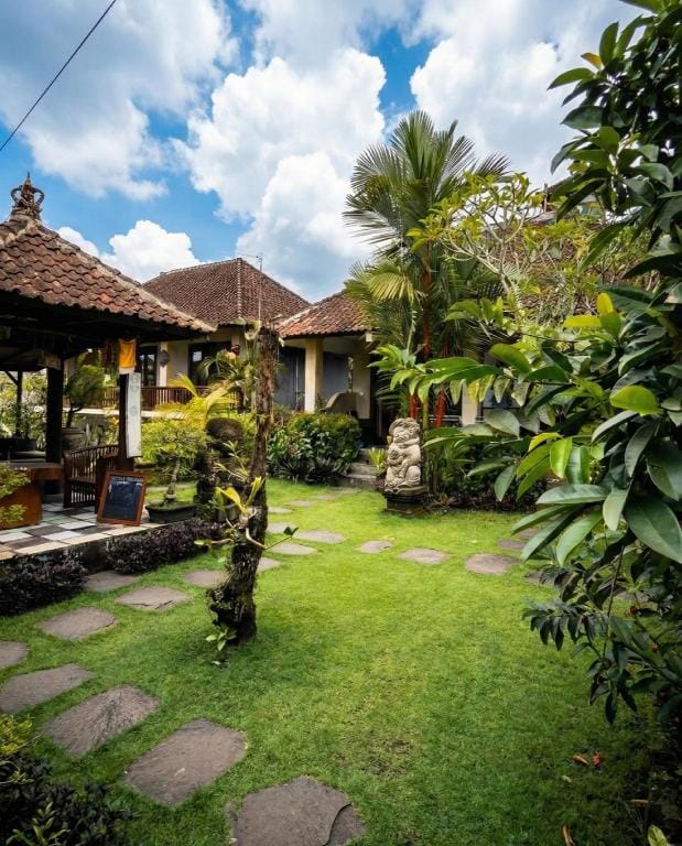 Putu's Paradise Ubud Hotel in Ubud