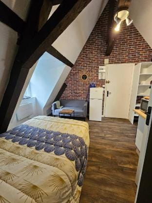 Studio 20 minutes walk from Montluon train station Apartment in Montluçon