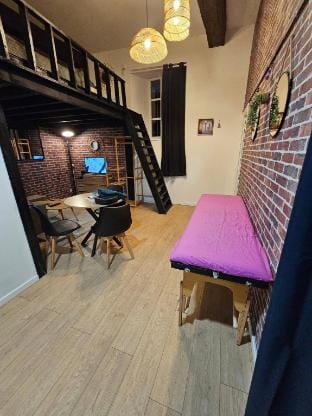 Duplex 15 min from train station, Montluon historic center Apartment in Montluçon
