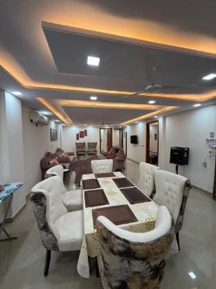 Stella Cozy Homestay - Near Yashobhoomi Apartment in New Delhi
