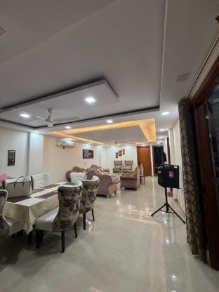 Stella Cozy Homestay - Near Yashobhoomi Apartment in New Delhi
