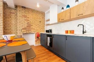 Crashpads Shoreditch - 1 Bedroom Loft with Terrace Apartment in London Borough of Hackney