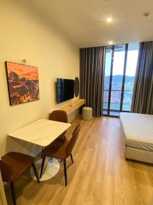 ICON 40 Hạ Long – Căn hộ Studio Sang Trọng Có Bếp Apartment in Vietnam