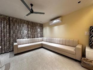 Luxury 4Bedroom Boutique Apartment near Taj Mahal Apartment in Agra