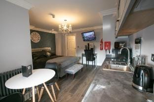 Norwich Castle. Unique serviced apartment. Apartment in Norwich