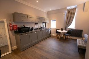 Maddermarket. Lovely, private home from home Apartment in Norwich