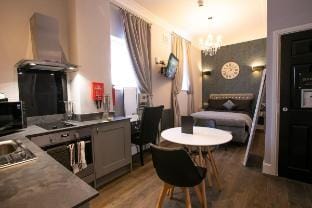 Mousehold Heath. Charming suite & great location Apartment in Norwich