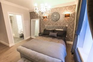 The City · Huge Apartment Apartment in Broadland District
