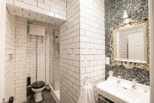 The City · Huge Apartment Apartment in Broadland District