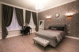 Pensthorpe Gardens  · Family Friendly Spacious Apt Apartment in Broadland District