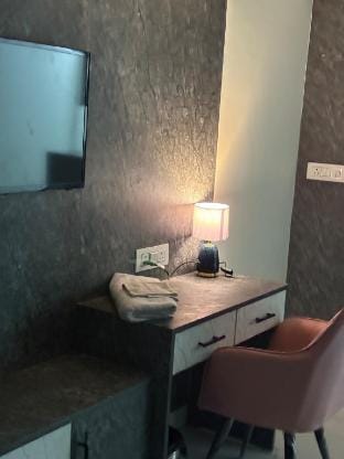 Elegant Studio Apt in West Delhi Apartment in Delhi