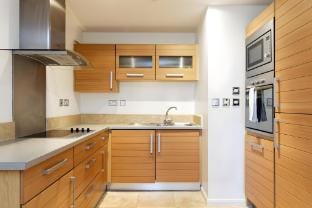 Modern One Bedroom City Tower - Canary Wharf Country House in London