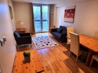 Modern One Bedroom City Tower - Canary Wharf Country House in London