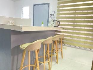 Cozy 2BR Bungalow | Near Clark AirportNetflix WiFi Vacation rental in Angeles