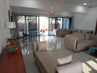 Kampani's Bungalow @ Room 102 Vacation rental in Mumbai