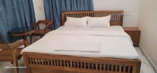 The Paul Residence, shoranur Road Akamala Mullurkk Vacation rental in Kerala