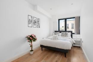 2 Bed Duplex Apartment with Balcony Sleeps 6 in Angel Zone 1 London (F5 24 BS) Vacation rental in London Borough of Islington