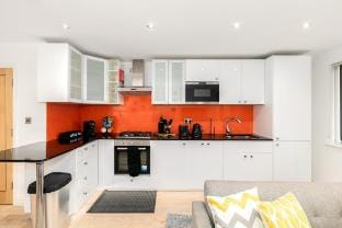 City Angel 2 Bedroom 2 Bath Balcony Duplex Apartment (F1 24 BS) Vacation rental in London Borough of Islington