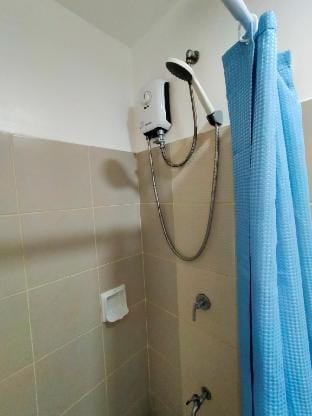 Family 2BR Condo SM Southmall Amenity View Balcony Vacation rental in Las Pinas