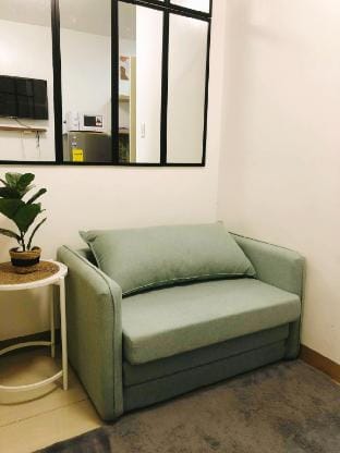 Cozy 1br Topmost floor mall view with Netflix Vacation rental in Las Pinas
