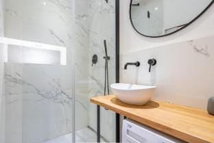 Apartment-Private Bathroom-Apartment Vacation rental in Lyon
