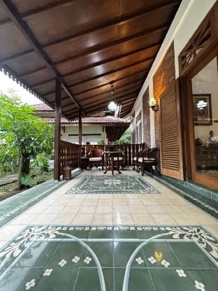 Omah'e Mbah Tinem - Large Javanese themed villa Vacation rental in Yogyakarta