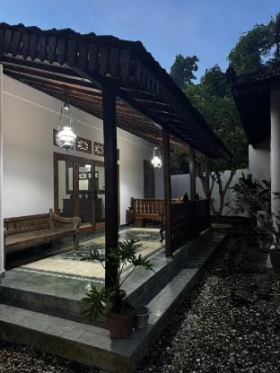 Omah'e Mbah Tinem - Large Javanese themed villa Vacation rental in Yogyakarta