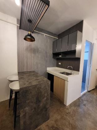 Modern Affordable Studio | Perfect for Tourist Vacation rental in Lapu-Lapu City
