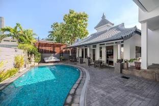 Thong Lo Private Pool Villa In Center Of Bangkok Vacation rental in Bangkok