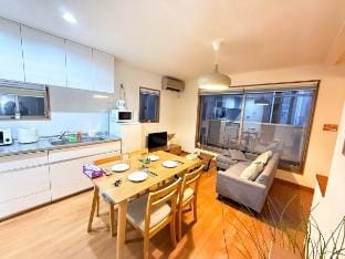XXS 2Min Subway | Central Tokyo Home with Easy Shinjuku Access Vacation rental in Shibuya