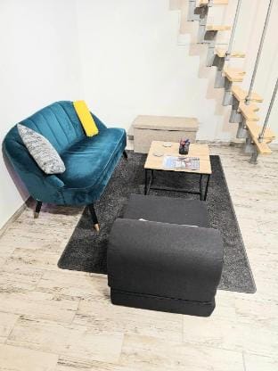 35 m duplex 8 min walk to Montluon train station Vacation rental in Montluçon