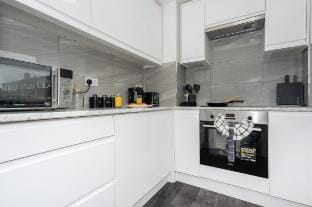 Free Parking | Pool table | Free Storage Vacation rental in Orpington