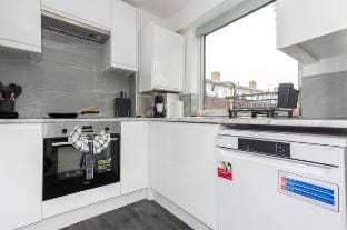Free Parking | Pool table | Free Storage Vacation rental in Orpington