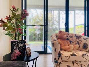 Resort Style Townhouse with Spacious kids' Sunroom Vacation rental in Rozelle