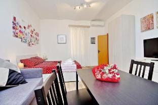 Holiday rental San Lorenzo district studio Vacation rental in Rome
