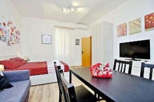 Holiday rental San Lorenzo district studio Vacation rental in Rome